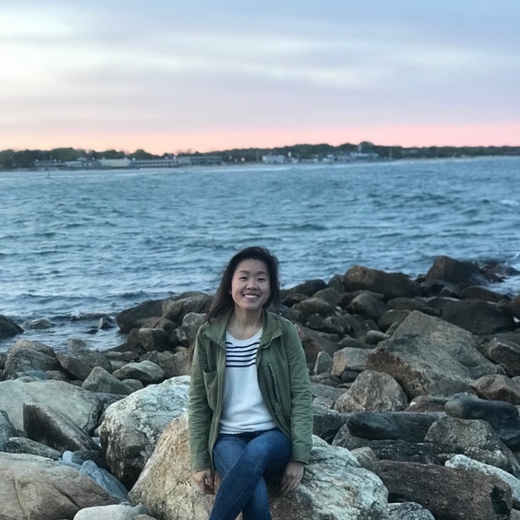 Meet your Posher, Vivian - Picture 1 of 1